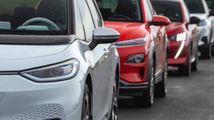 A Traveler’s Guide to Renting a Car the Easy Way